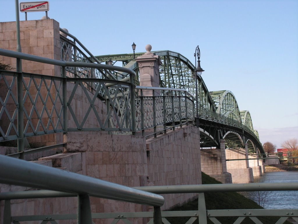 Hungary, Esztergom (Ostrihom, Gran), a Mária Valéria híd, SzG3 by Gábor Szalay