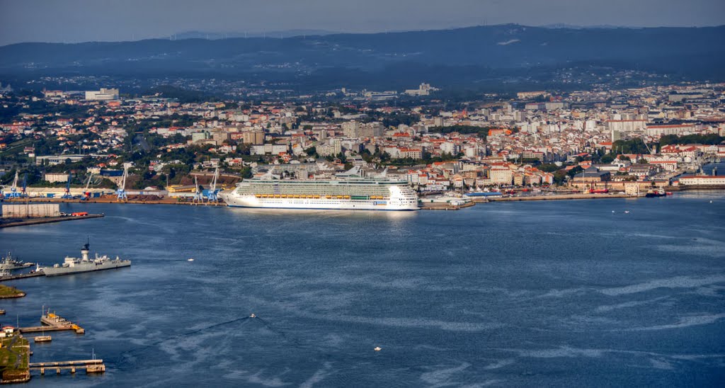 Independence of the seas. (Un poco más grande que Ferrol.) by NO VIEWS  NAJI