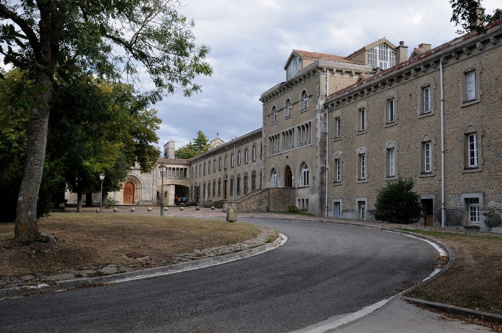 Monasterio Nuestra Señora de Estíbaliz, E by roland.fr