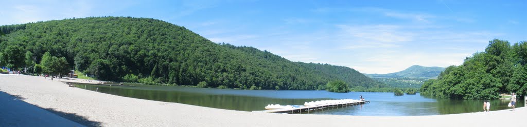 Lac Chambon - panoramique 1 by jacquemy