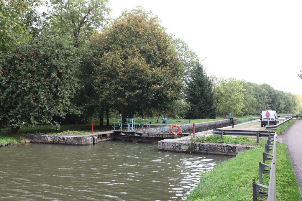 Canal du Nivernais by www.binnenvaartinbeeld.com