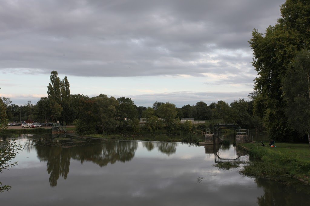 Canal du Nivernais by www.binnenvaartinbeeld.com