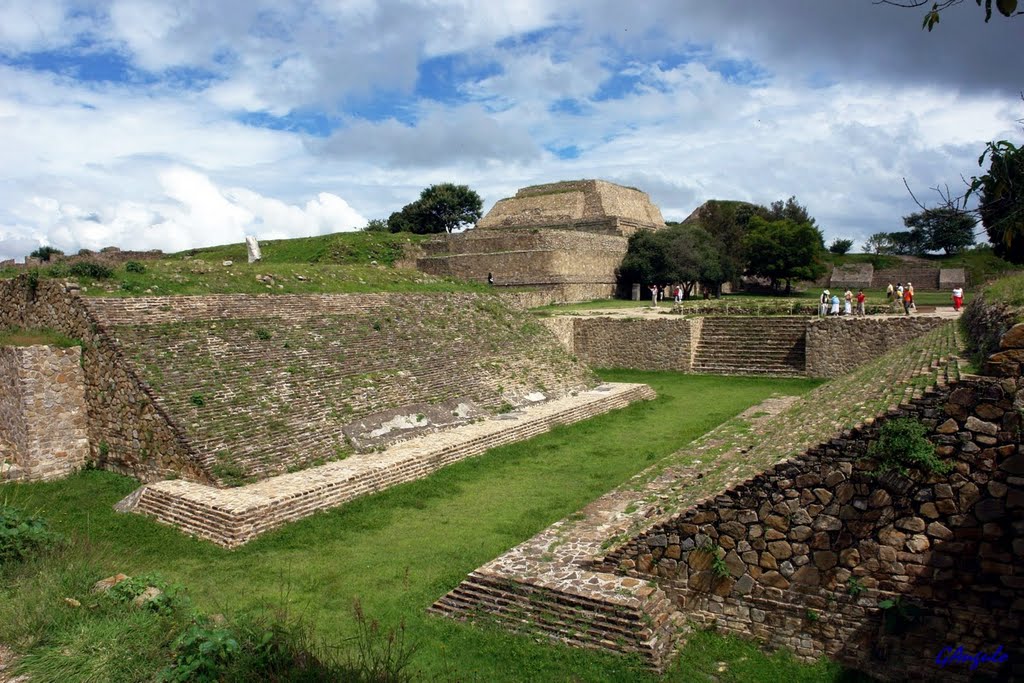 Juego de Pelota, Monte ALban by Gabriel Angulo