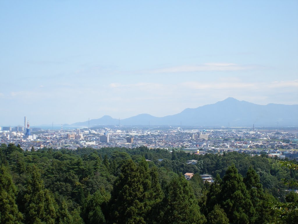 上越・春日山城址より米山を望む by sato atsushi