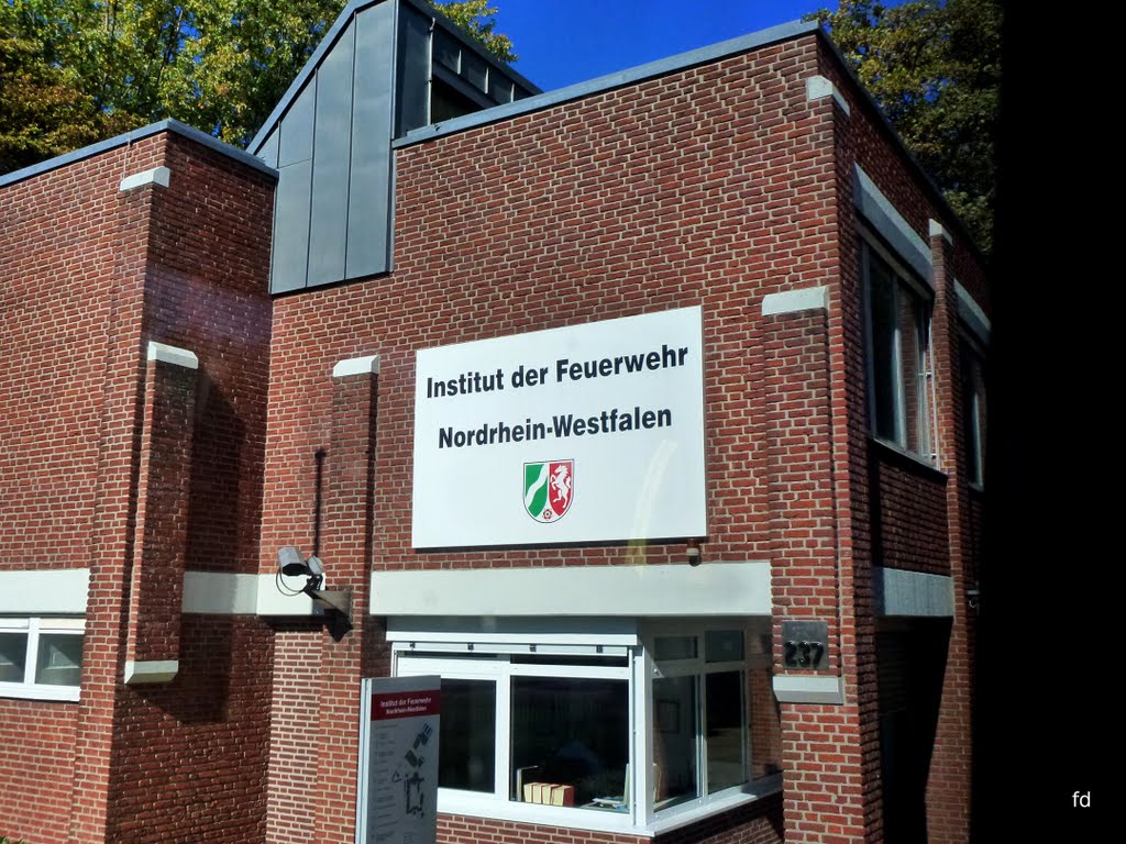 Institut der Feuerwehr NRW. by Friedhelm Dröge