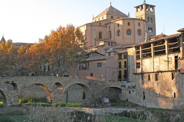 Vic - Pont de Queralt by Víctor Cespón