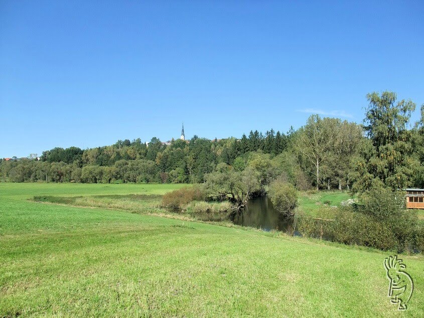 Ödenkirchnerweg (Blick vom Flussbad nach Ulrichsberg) by Roman M.