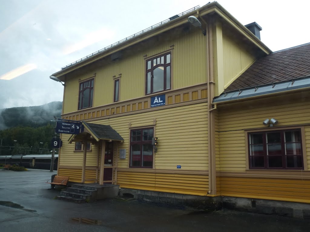 Stazione ferroviaria di Al by Tundrablu