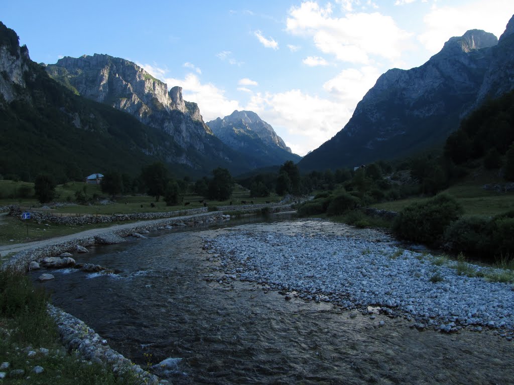 Река Скакавица и долина Ропојана~~~Skakavica river and Ropojana valley by vladanscekic