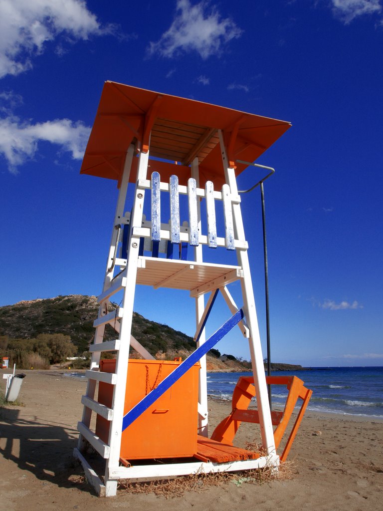 Lifeguard tower by Giorgos L