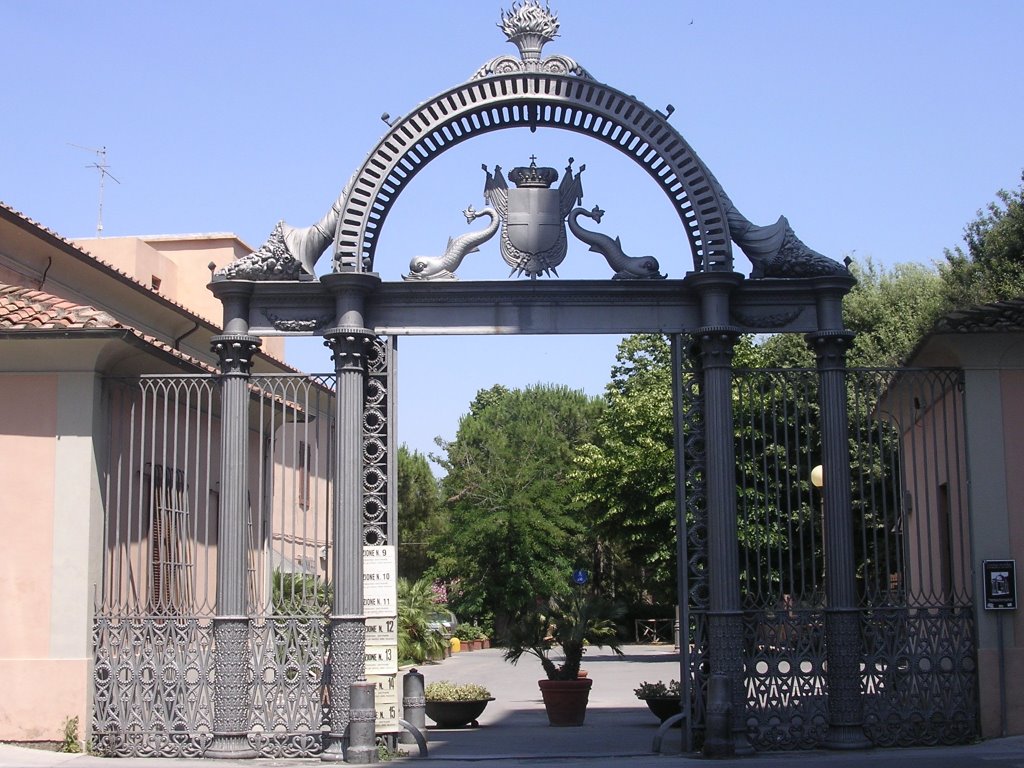 The iron gate of Follonica (Italy) by Riccardo_C