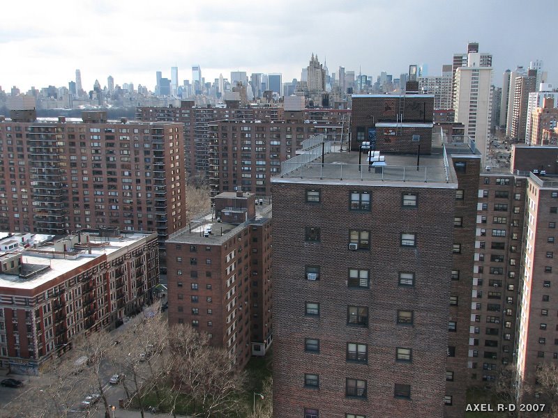 Skyline from Uptown rooftop by axelrd.com