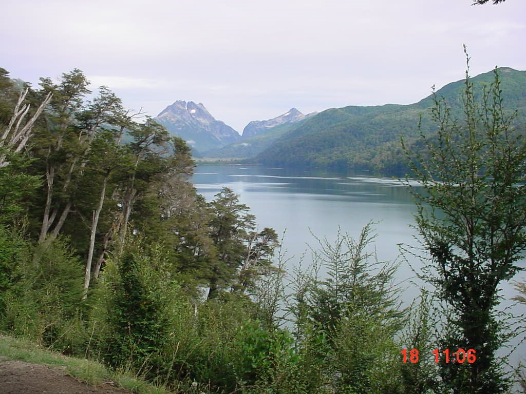 Lago Villarino - Caminho Sete Lagos - AR by Serneiva