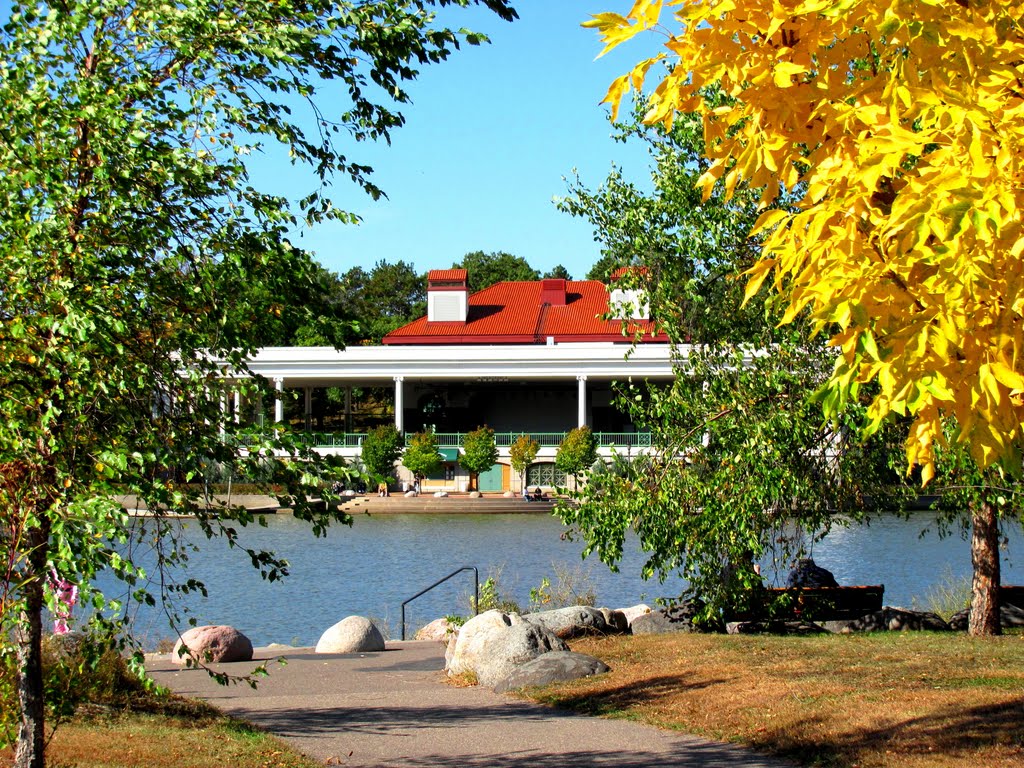 Lake Como pavilion in Autumn by s.kowalewski