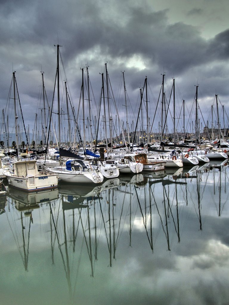 Hendaye Marina by Johnno_oz