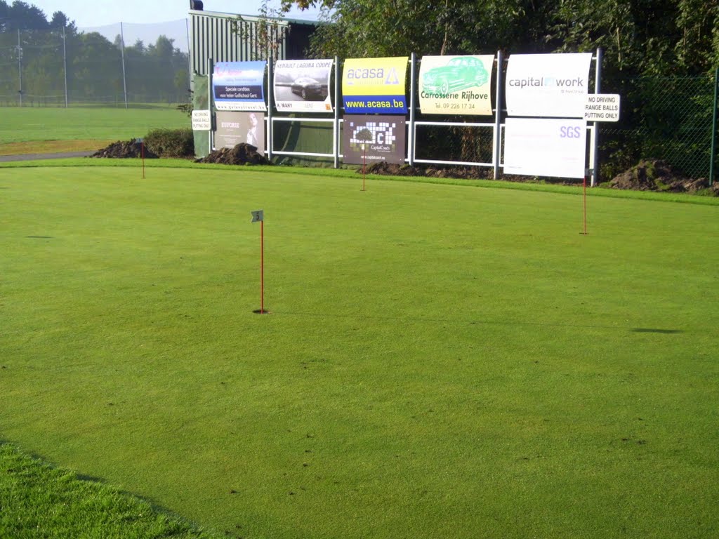 Belgium : Drongen : School of Golf : training section : putting by tinawaldo