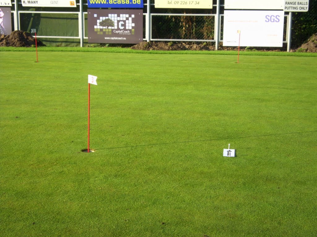 Belgium : Drongen : School of Golf : training section : putting by tinawaldo