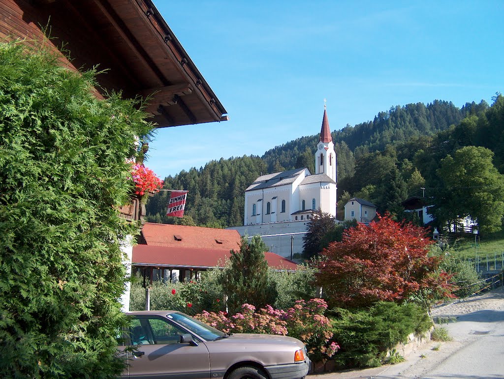 Kirche von Dölsach, Tirol, Österreich by bienenritter