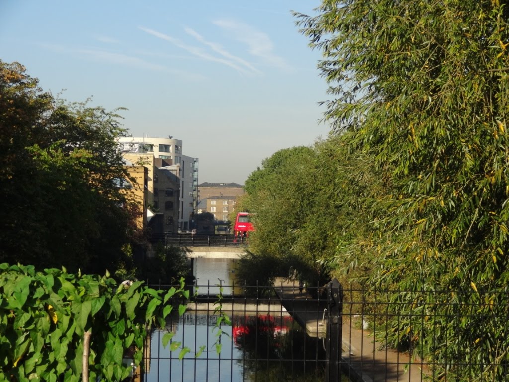 Sunday Morning Cycle along the Regent's Canal by obischoff