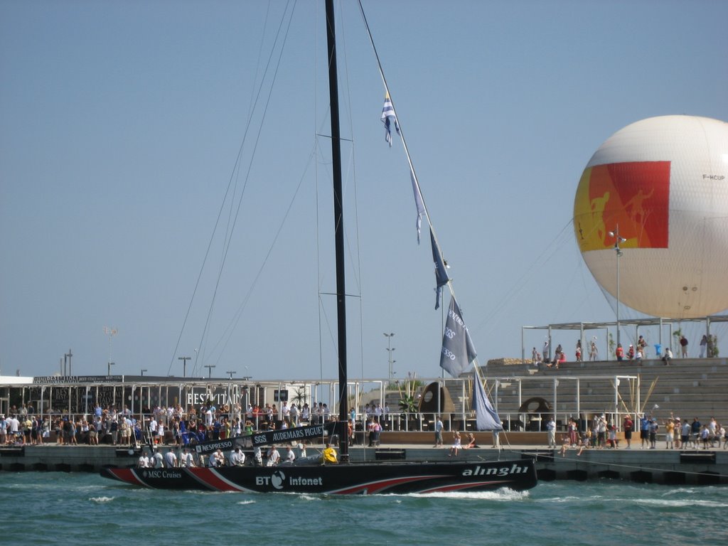 Alinghi arriva a puerto by F_Garijo