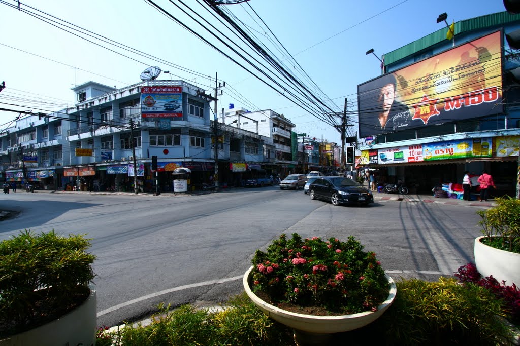 Government Saving Bank, Muang, Chiangrai by ton_oak5