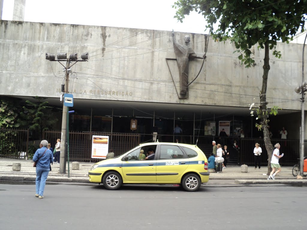 Igreja da Ressurreição by Antonio Vaz