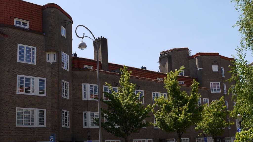 Amsterdam Amsterdamse School by Jan van Cadsand