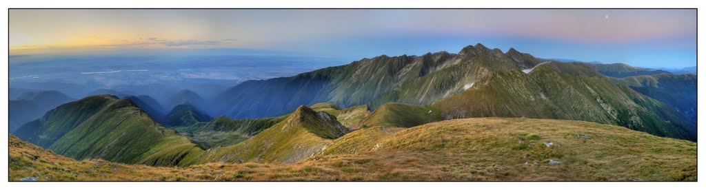 The Negoiu-Caltun peaks at the blue hour by Dénes László