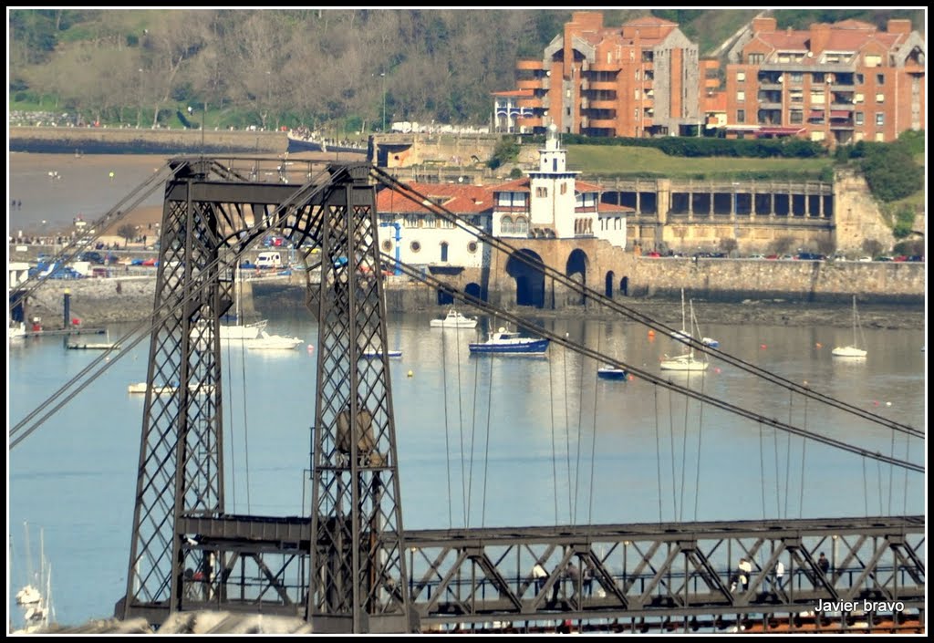 Puente colgante by Javier Bravo