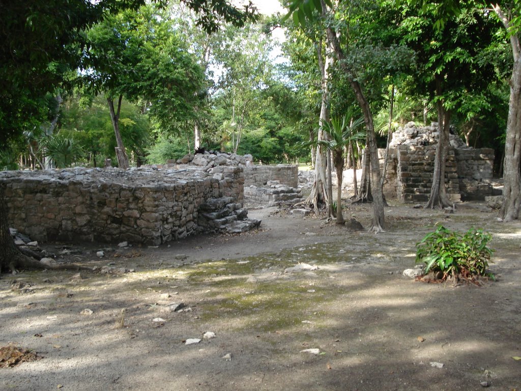 Xel-Ha Ruinas by Norberto Villarreal