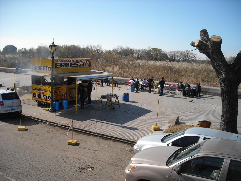 Choripanes y reserva natural by Matha Burroughs