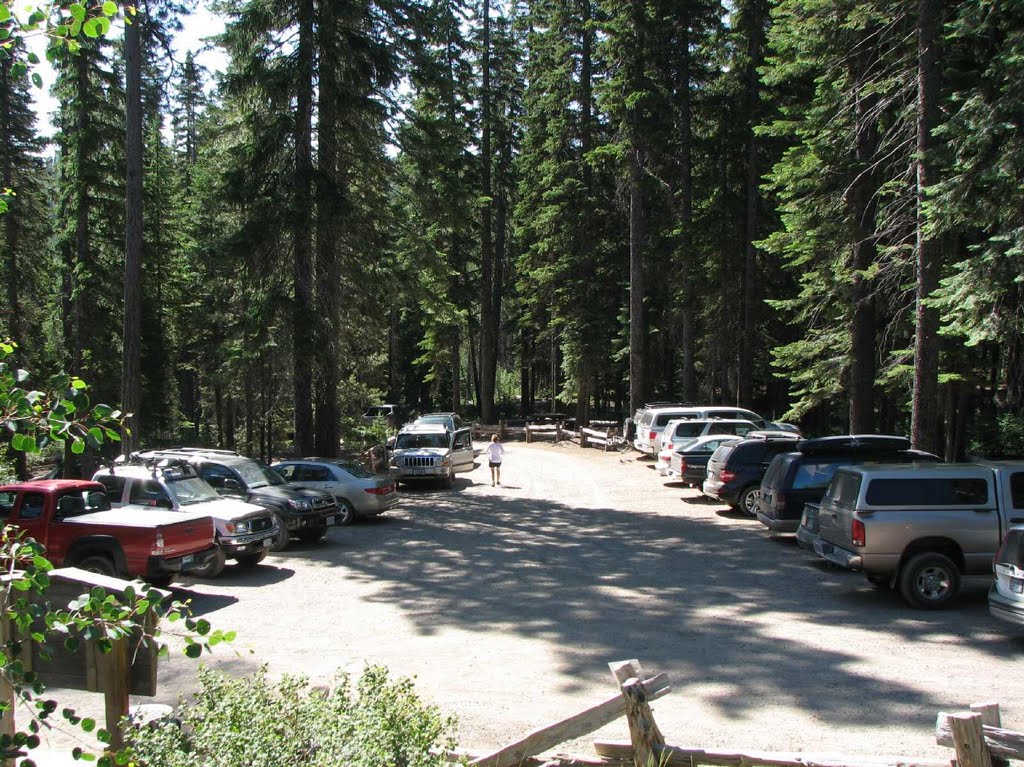 Often-crowded Tumalo Falls parking by Bend Overall Guidebook