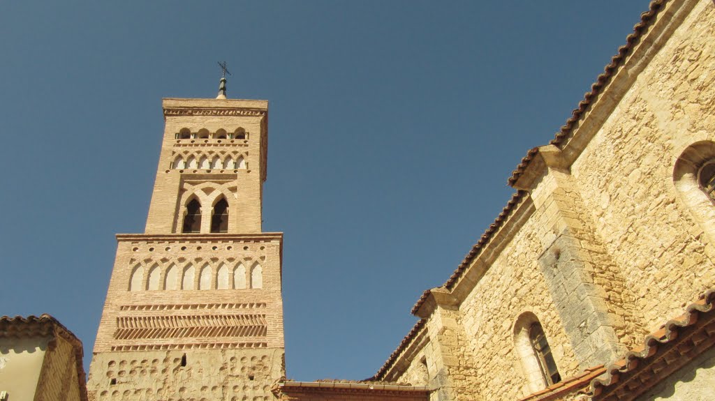 Belmonte de Gracián, torre de origen musulmán, siglo X. by Asenvi