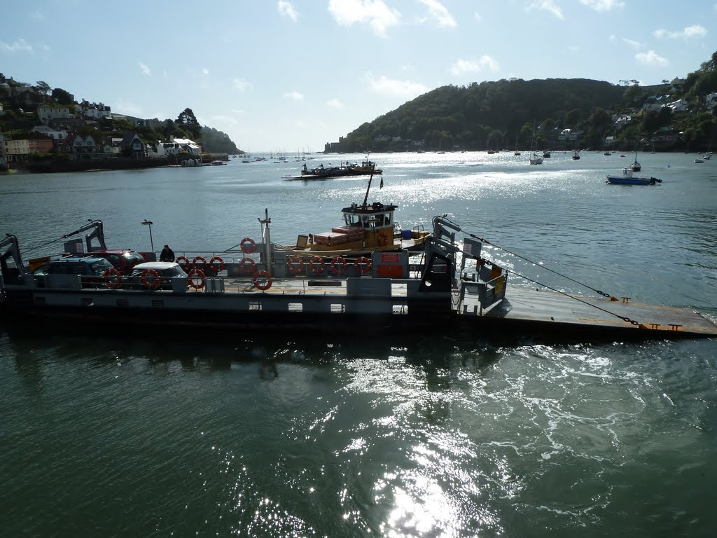 Lower ferry Dartmouth by cowbridgeguide.co.uk