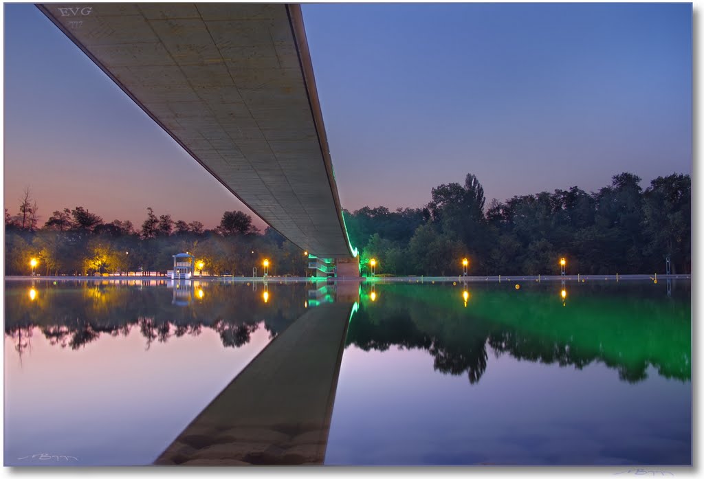 The Emerald bridge dawning / Мостът на влюбените призори by Eugene Hristov (evg7…