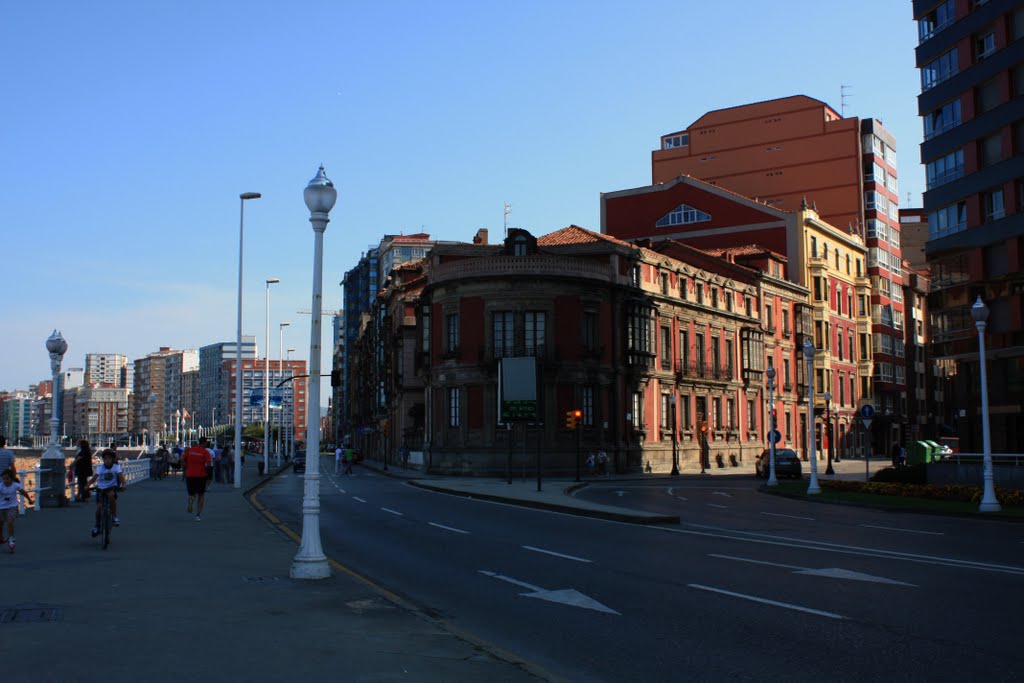 Calles de Gijón by cricra