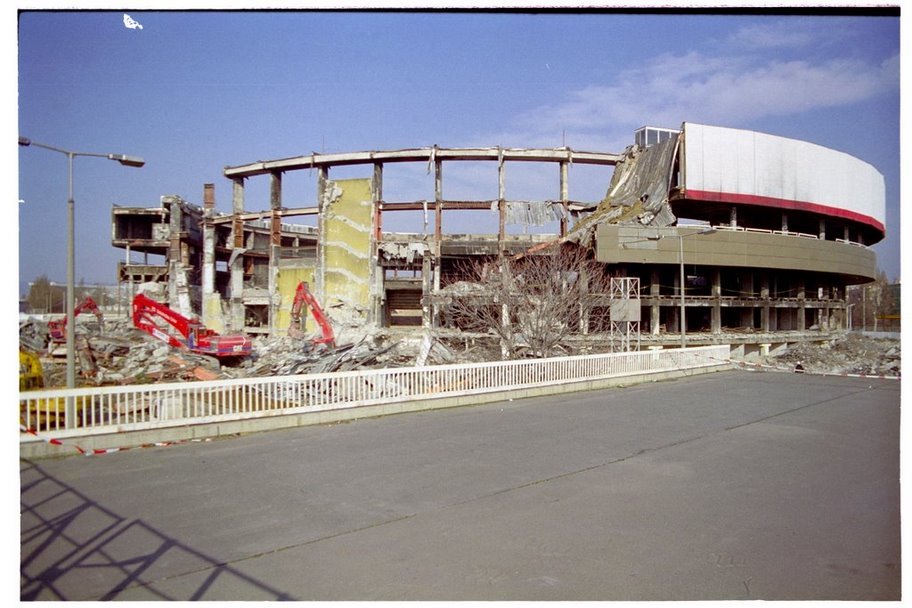 Budapest Sportcsarnok, 1999 by Prim Ádám