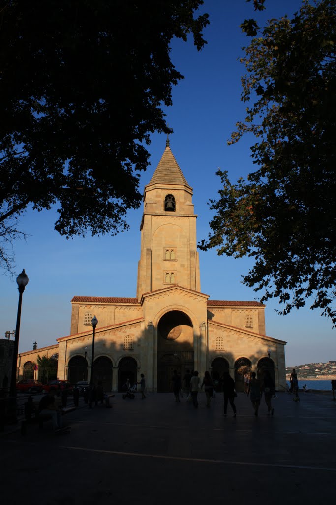 Parroquia San Pedro Apóstol by cricra