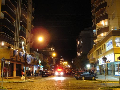 Rocissão Luminosa - Nossa Senhora Aparecida - Avenida Presidente Vargas by Cassiano Miglia Vacca