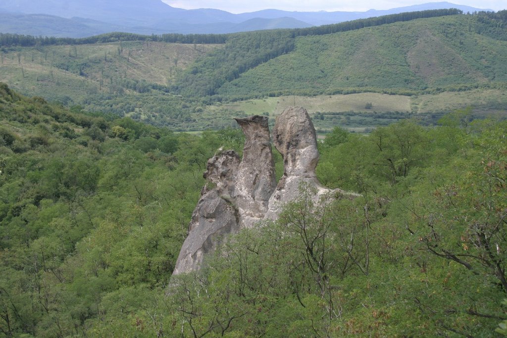 Wider view - Turkish Man&Woman&Servant formation from Turkish Table Rock by MBagyinszky