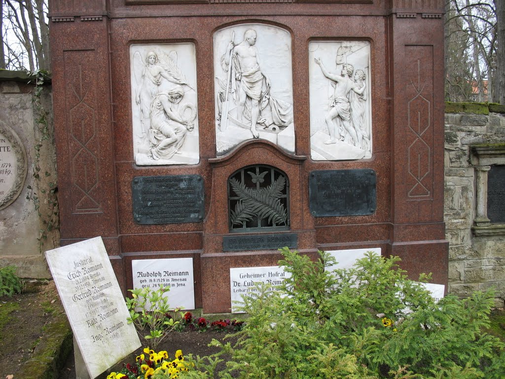 Weimar, Historischer Friedhof - Grabanlage Reimann by Wensky