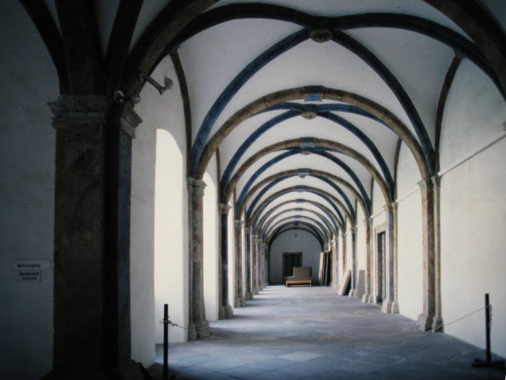 Corvey, Abteikirche 1985 - Kreuzgang by Wensky