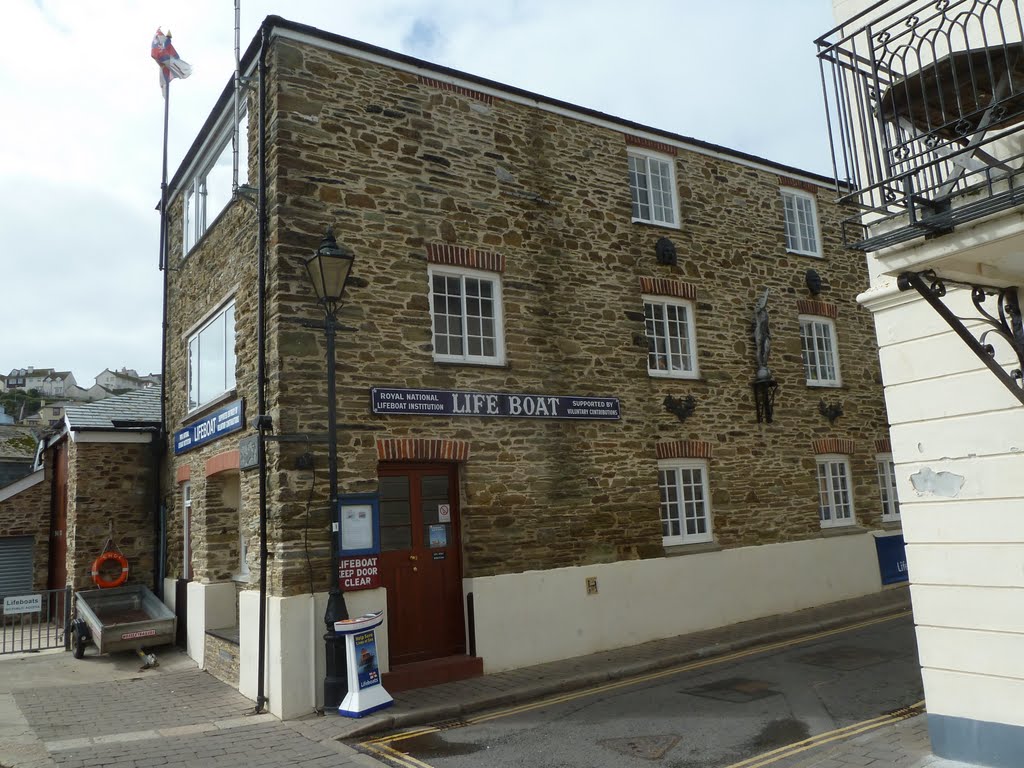 RNLI Life boat house Salcombe by cowbridgeguide.co.uk