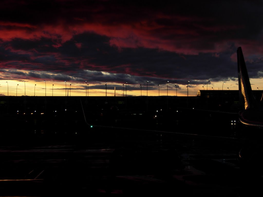 Sunset at O'Hare Airport in Chicago by ryandenver