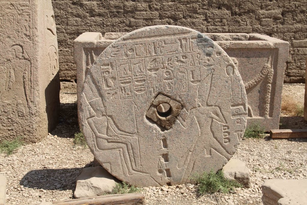 Tempel der Hathor in Dendera by uwe-aus-hamburg