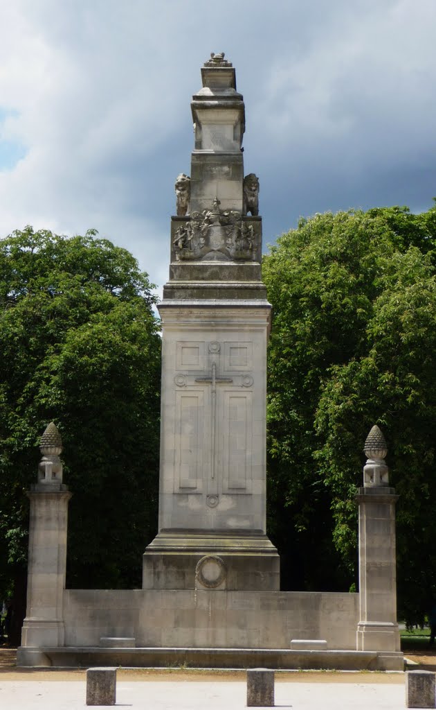 Cenotaph, Southampton 2011 by Nik Isobel