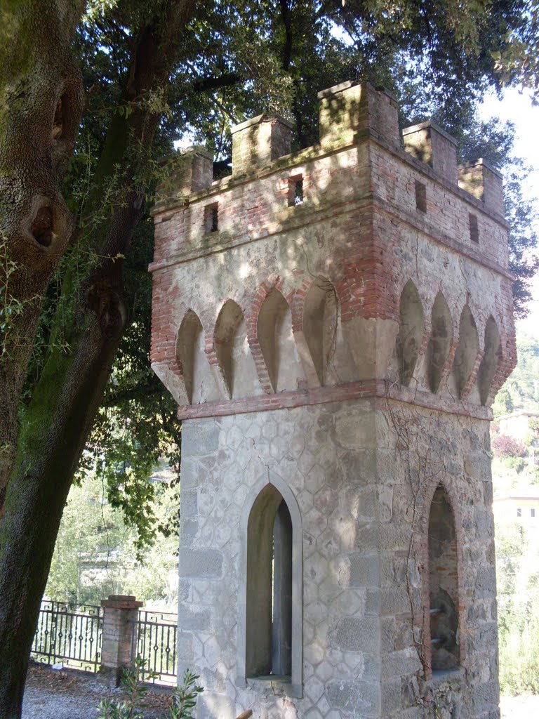 Torretta del parco Villa Fiori by Maurizio Mori