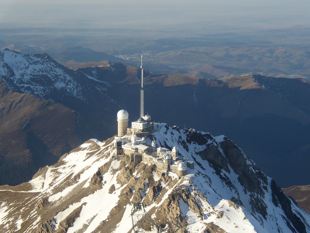 Observatoire du pic du midi by olicaro