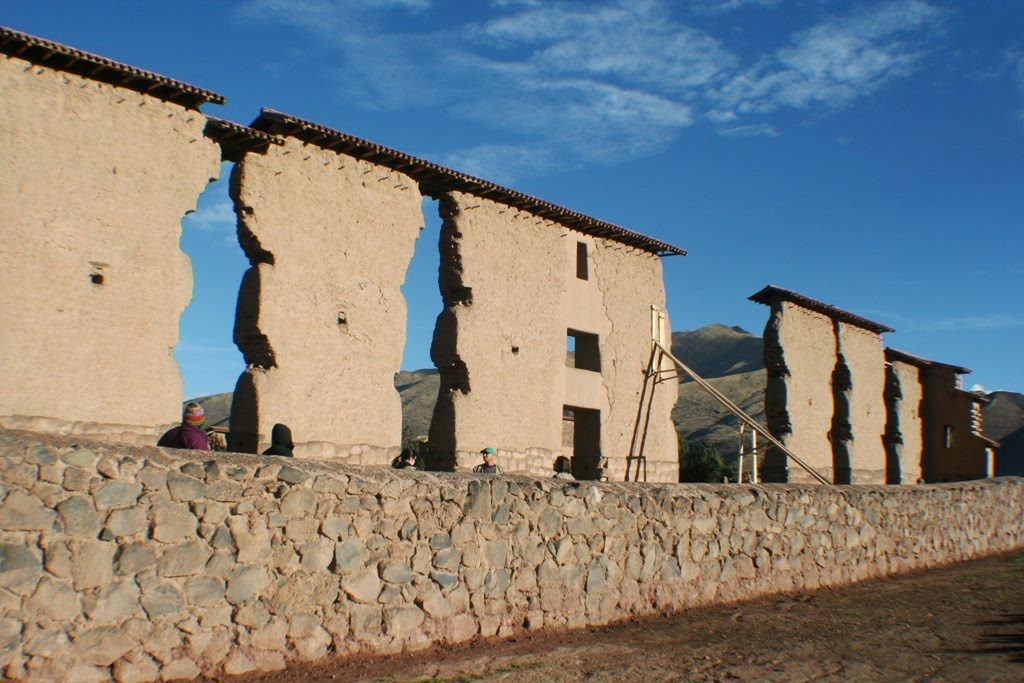 Templo de Wiracocha by M. G. Torres Portol1…