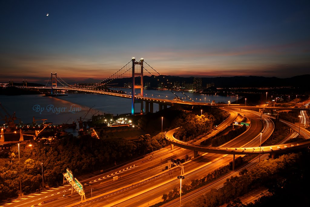 This is the beautiful nightview of Hong Kong. by Roger Law